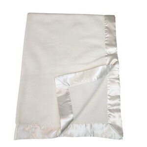 Kids Line baby blanket white with satin trim